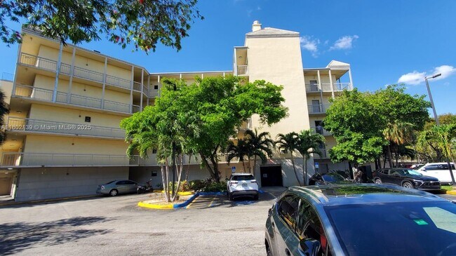Building Photo - 8290 Lake Dr