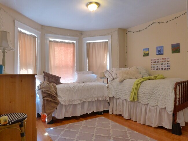 Foto del edificio - 183 Strathmore Rd