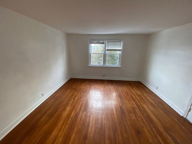 Foto del edificio - 6339 Carnation St