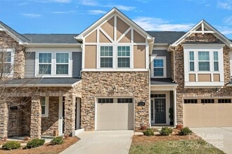 Building Photo - 5732 Lachlan Hill Ln