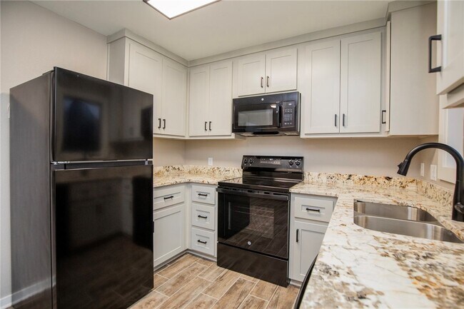 Foto del edificio - 221 E Adobe St