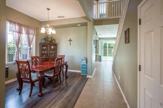Foto del edificio - 5566 Frenchpark Ct
