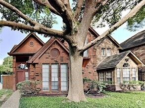 Building Photo - 6629 Queensclub Dr