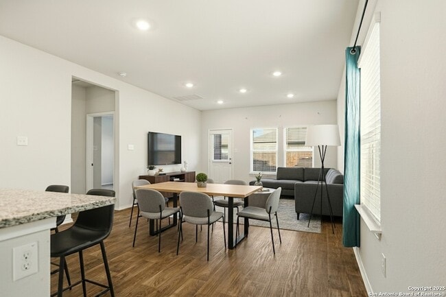 Building Photo - 2923 Panther Spg