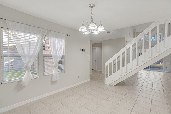 Foto del edificio - 16722 Shrub Oak Dr