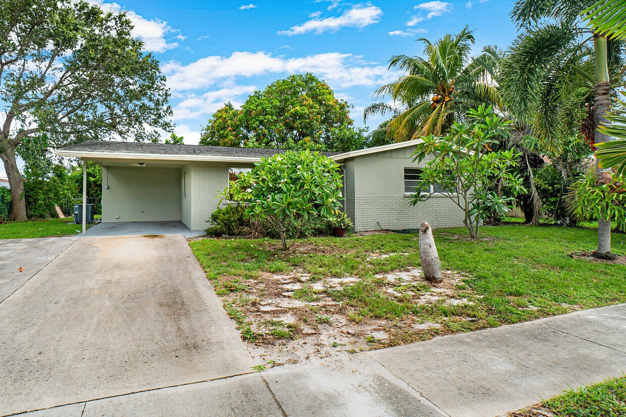 Primary Photo - 1422 W Perry St