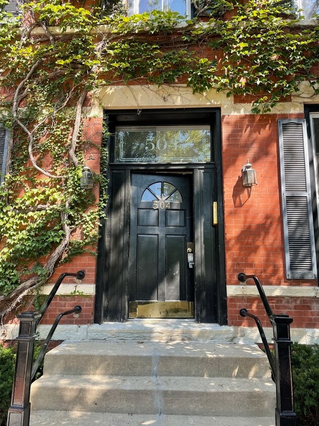 Foto principal - 504 W Wisconsin St