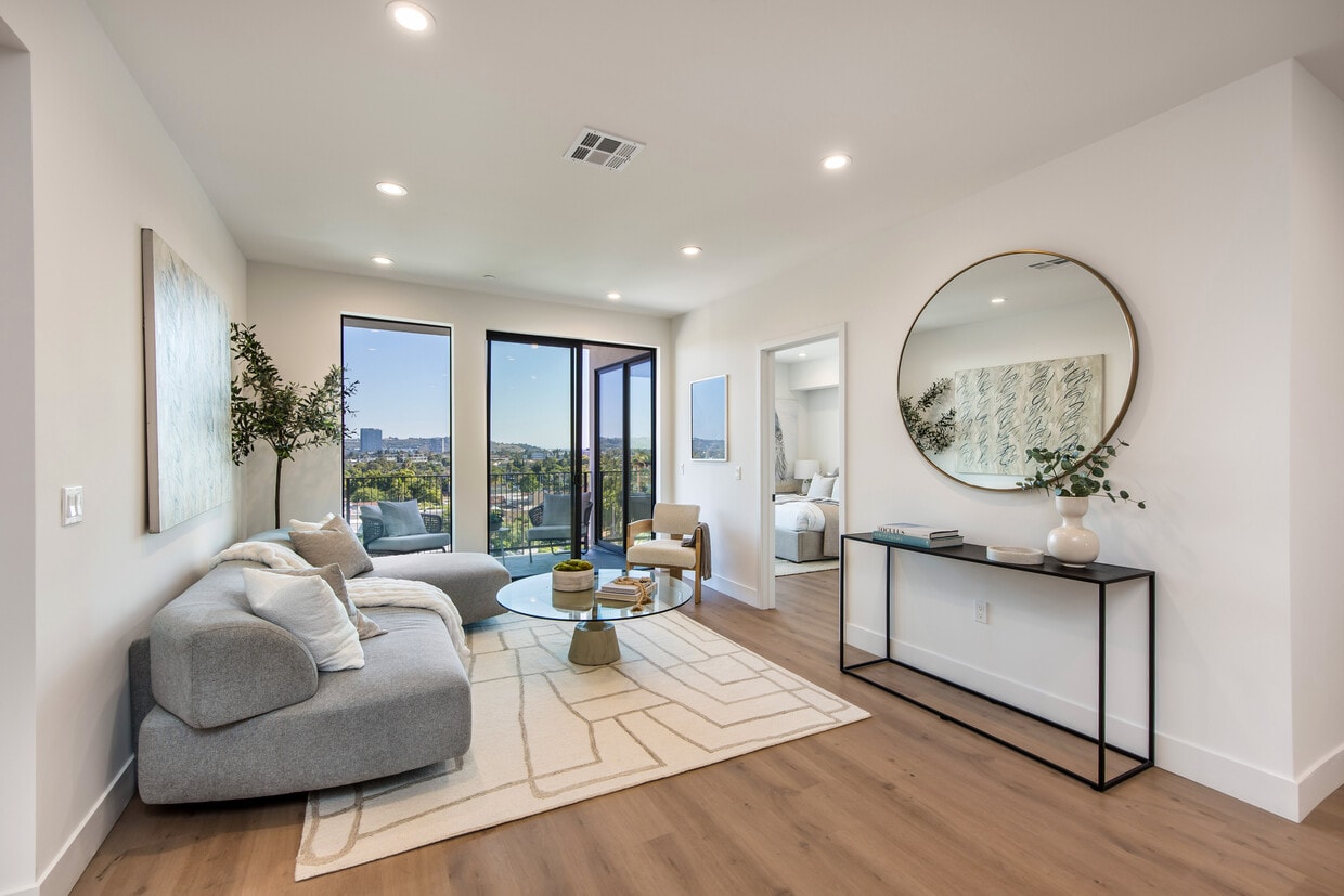 Primary Photo - 1557 S Orange Grove Ave