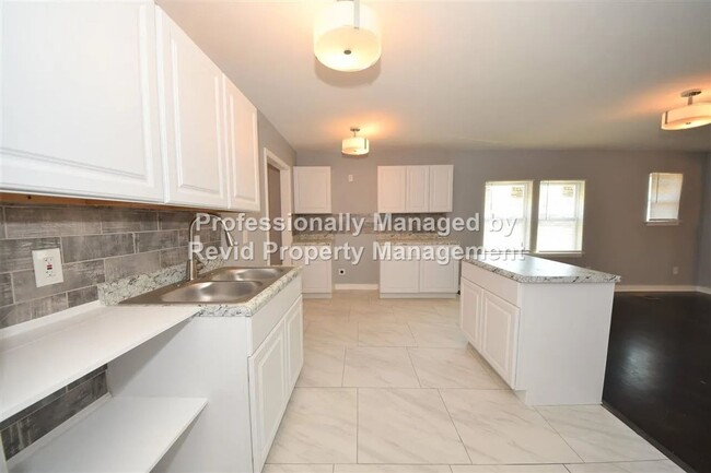 Foto del edificio - 3 Bed 1.5 Bathroom Home!!!!