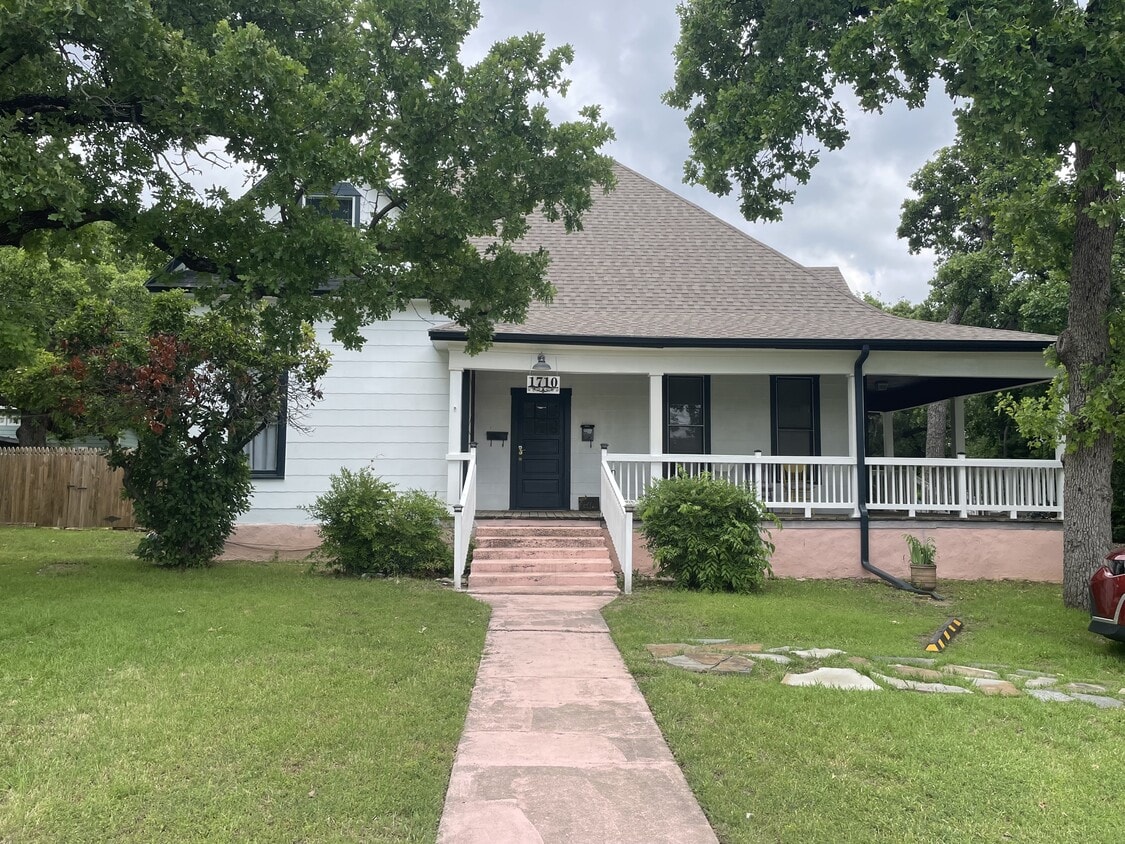 Photo - 1708-1710 Bolivar St (Denton, TX)