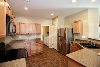 Building Photo - 1255 S Rialto