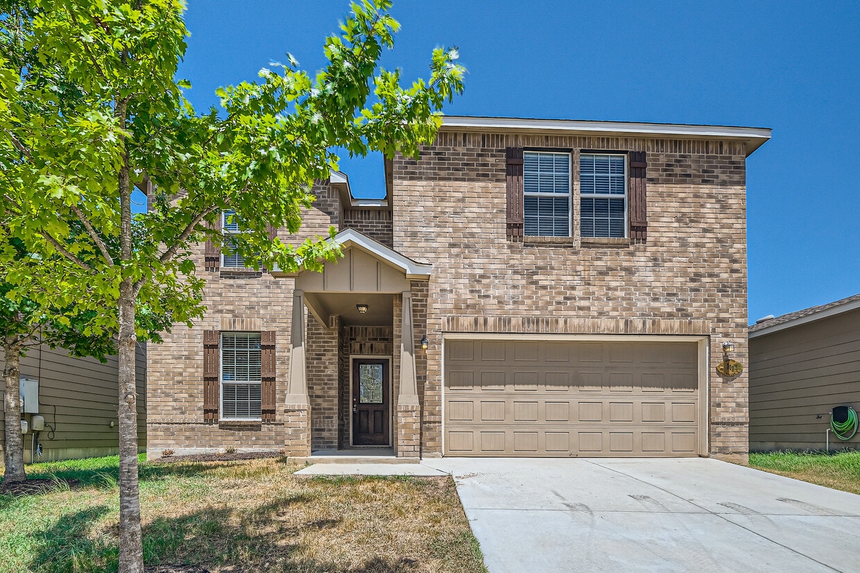 Primary Photo - 303 Rustic Willow