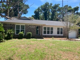 Building Photo - 1133 Island View Dr
