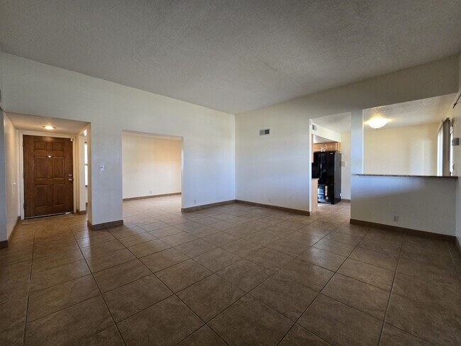 Building Photo - 2300 Calle Brocha