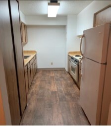 Kitchen - Brookside South Apartments