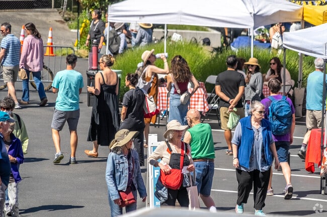 Phinney Ridge Farmers Market at the Phinney Community Center is a big draw in the neighborhood.