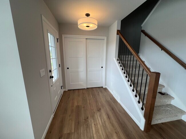 Building Photo - 1638 Happy Trails Rd
