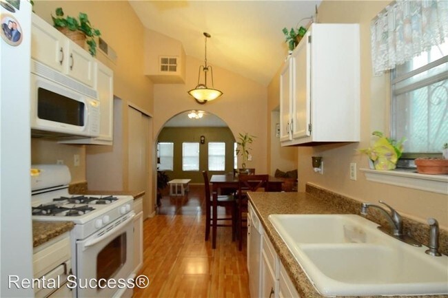 Foto del edificio - 3 br, 2 bath House - 636 Bristol Drive