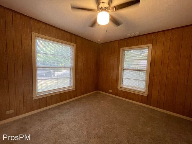 Building Photo - 2 br, 1 bath House - 115 E. Tennie Street