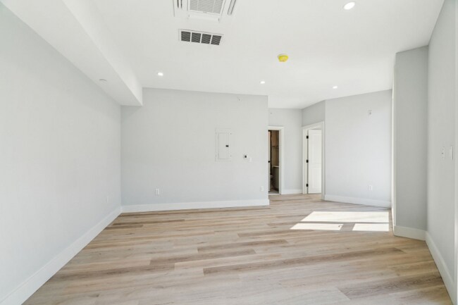 Foto del edificio - 3748 Lancaster Ave
