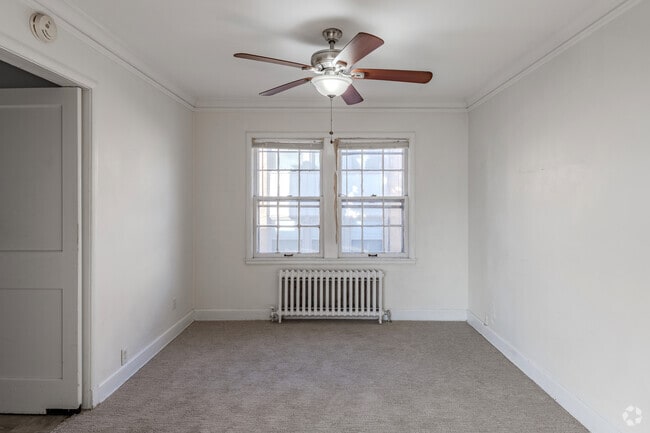 2BR, 1BA - 800SF - Dining Room - 2065 Niles