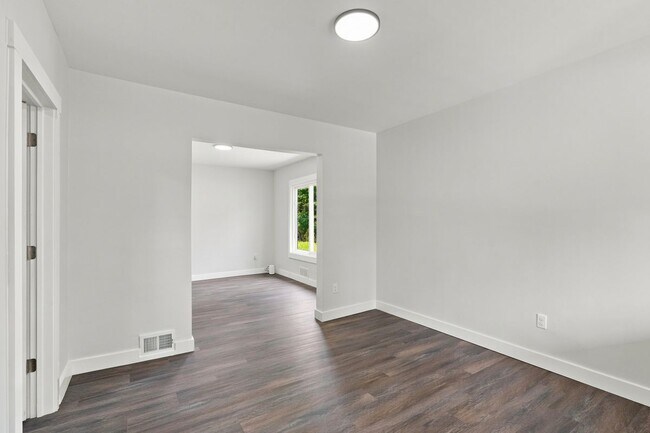 Foto del edificio - 15053 Spring Garden St