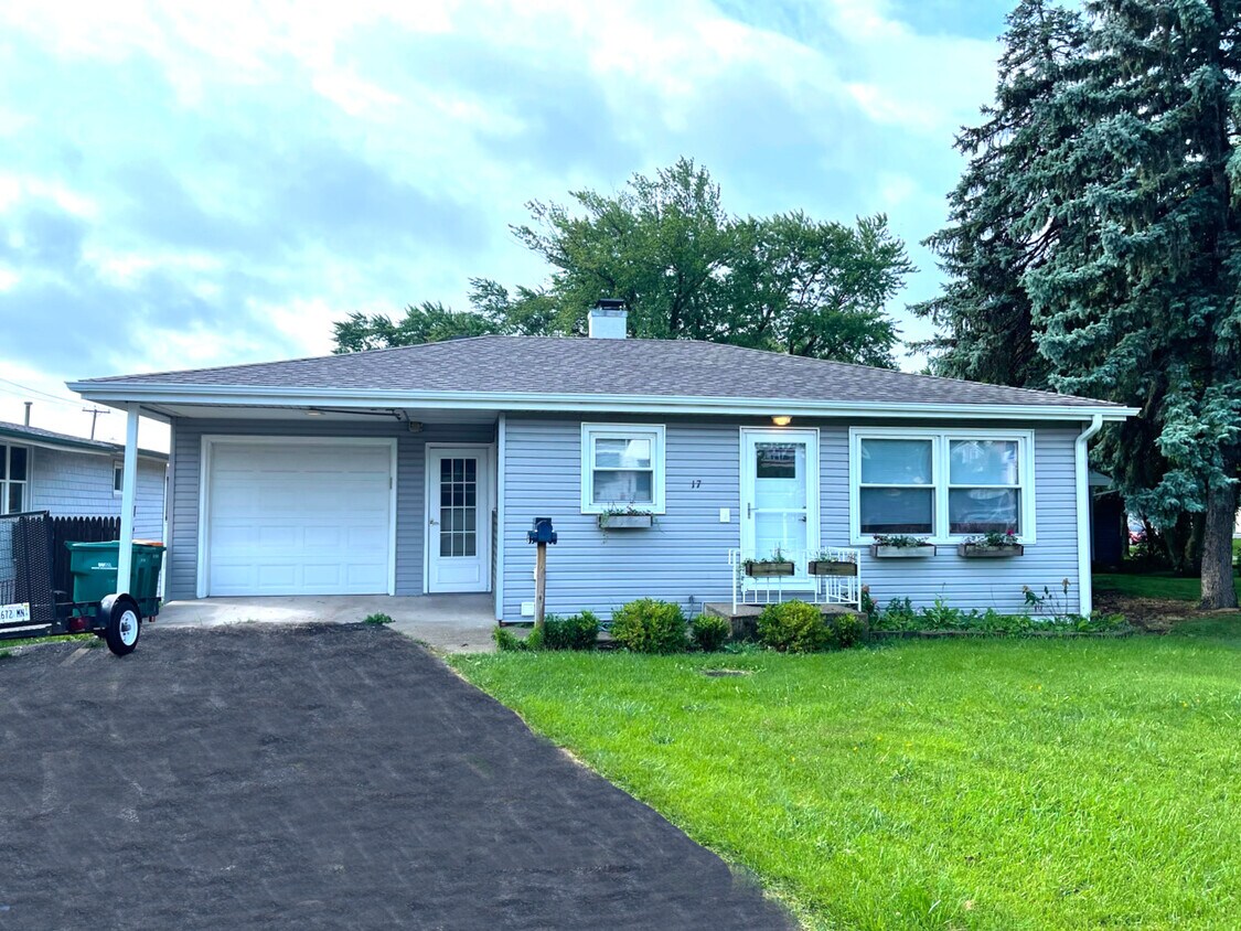 17 W Naperville Rd, Westmont, IL 60559 House Rental in Westmont, IL