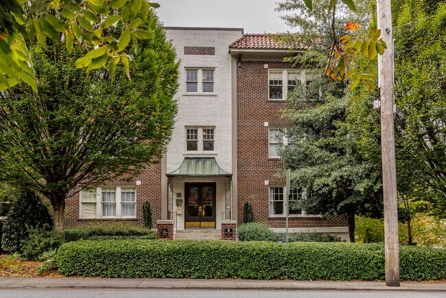 Building Photo - 22 Collier Rd NW