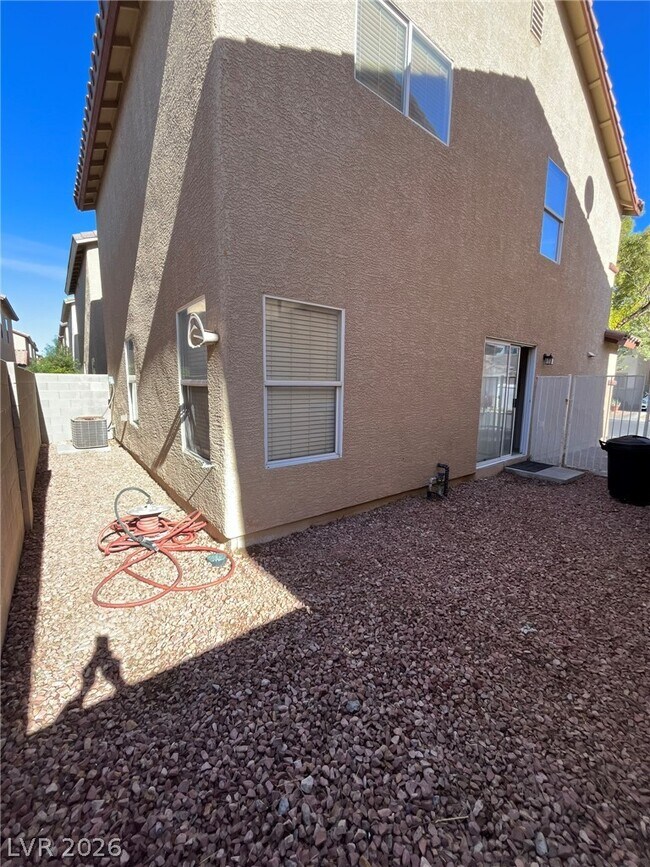 Building Photo - 1265 Orchard View St