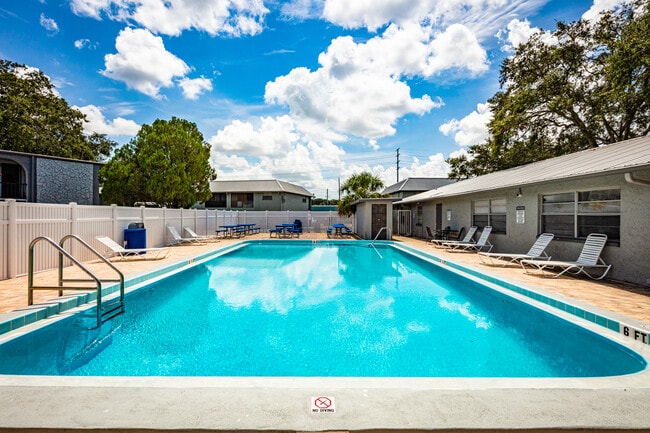 Building Photo - UNDER NEW MANAGEMENT - Armature Lake Apartments