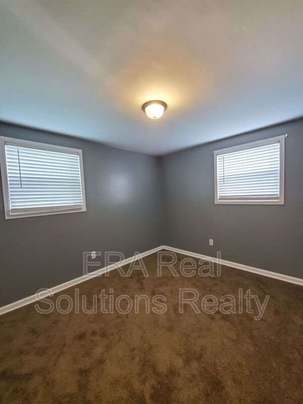 Building Photo - 301 S Napoleon Ave