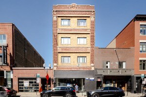 Foto principal - 1555 N Milwaukee Ave