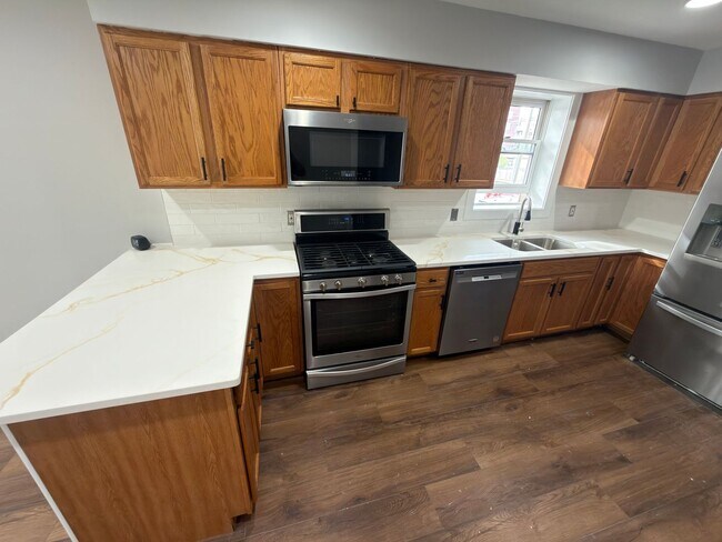Foto del edificio - 6524 W Diversey Ave