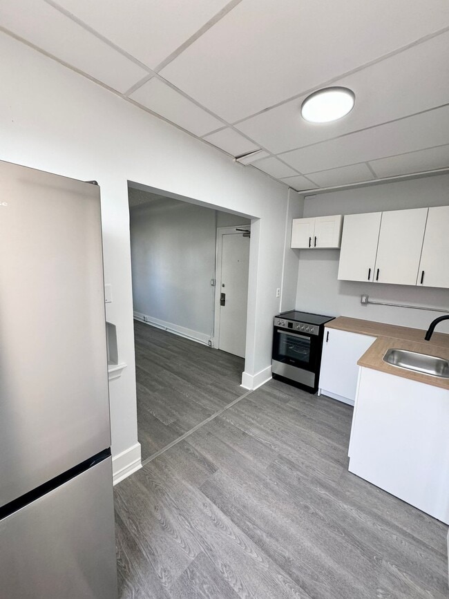 Photo du bâtiment - 1495 Gladstone Ave