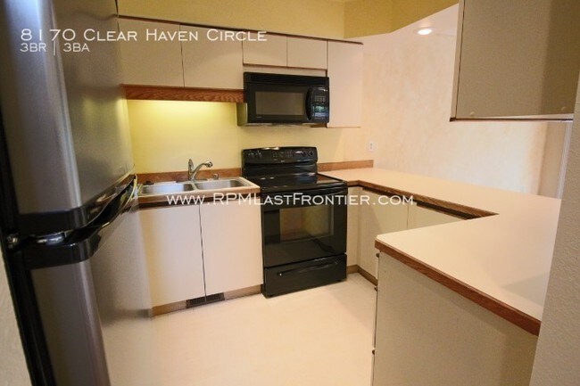 Building Photo - 8170 Clear Haven Cir