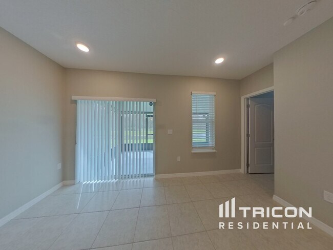 Building Photo - 4376 Desert Rose Avenue Kissimmee FL