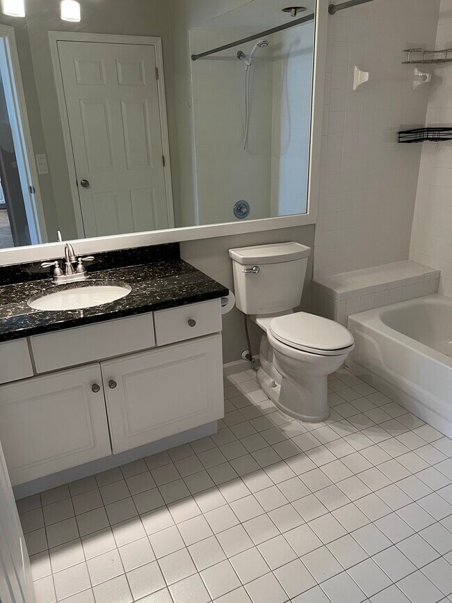 Foto del edificio - 407 Enclave Pl