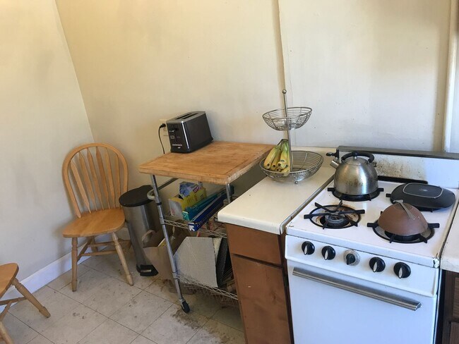 Foto del edificio - 3475 N Oakland Ave