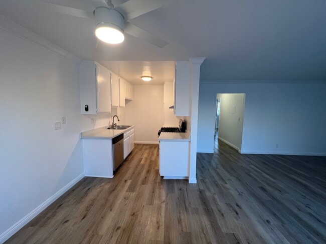 Newport Villa Apartments - Apartments in Newport Beach, CA | Apartments.com