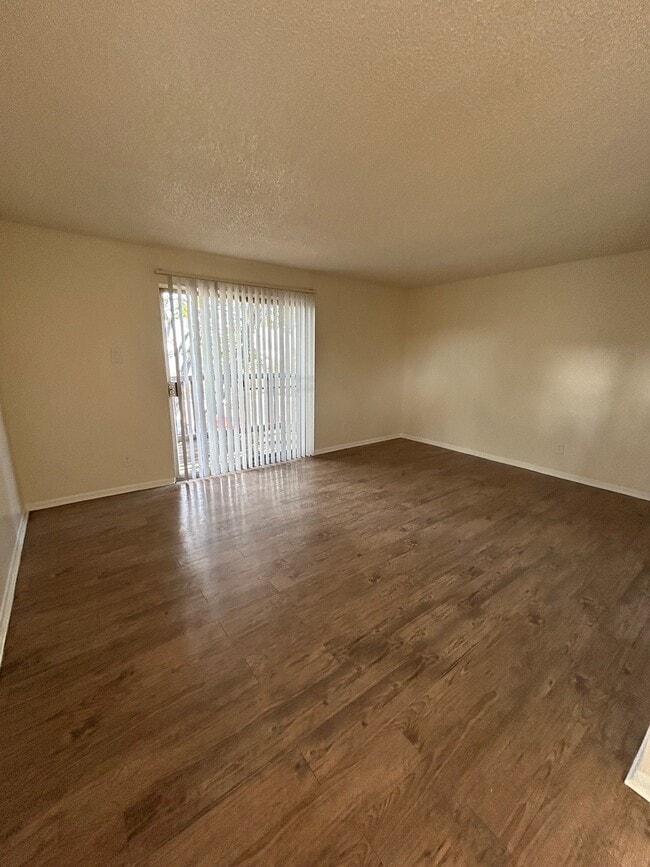 Foto del edificio - The Crossing Apartment Homes