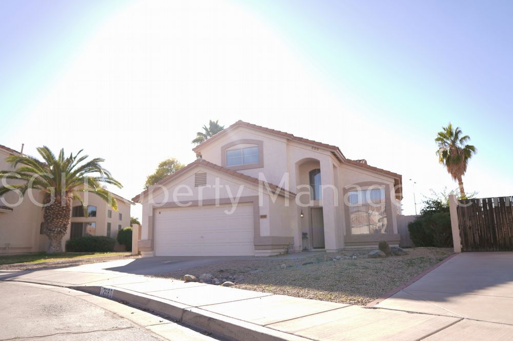 CHANDLER HOME WITH OVER 2,000 SQ FT!! House for Rent in Chandler, AZ