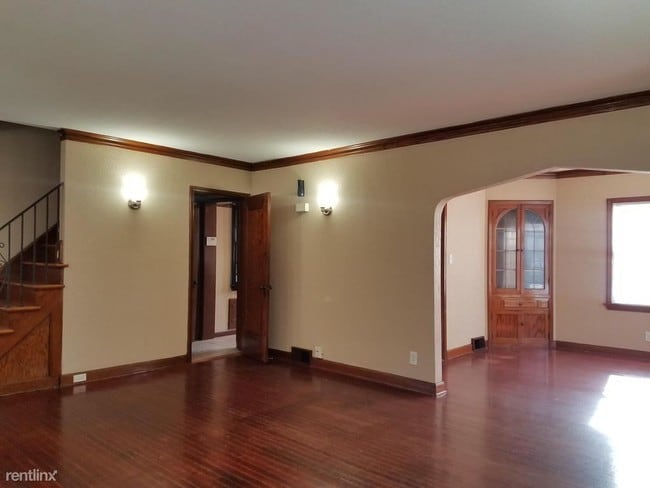 Building Photo - 2 br, 1 bath House - 5262 N 53rd Street