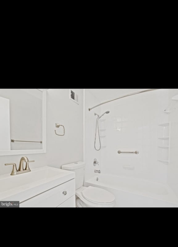 Foto del edificio - 6360 Silver Ridge Cir