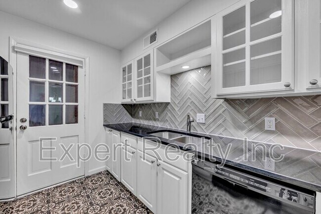 Foto del edificio - 2076 Montreat Cir