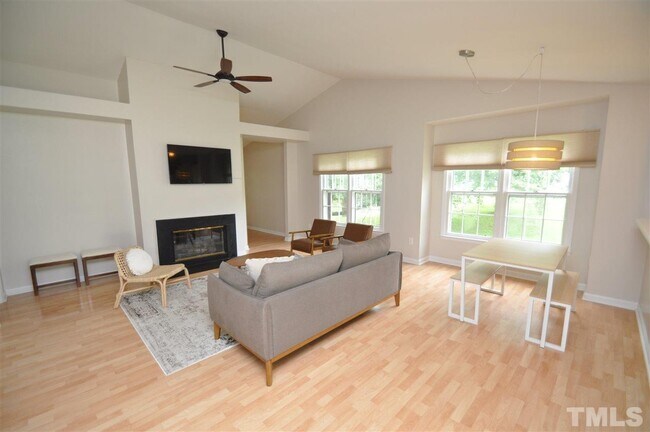 Building Photo - 304 Wax Myrtle Ct