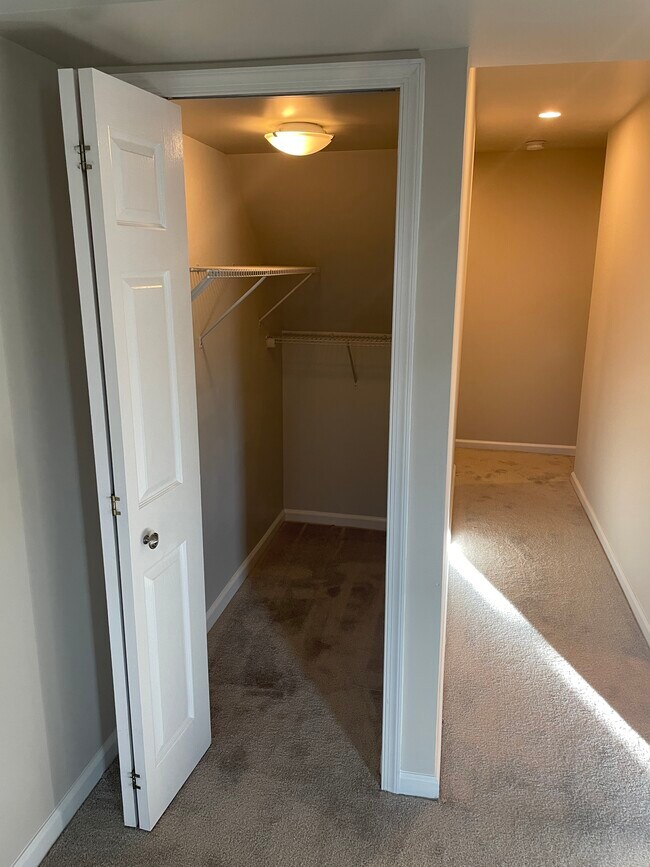 Closet - 2968 Valera Ct