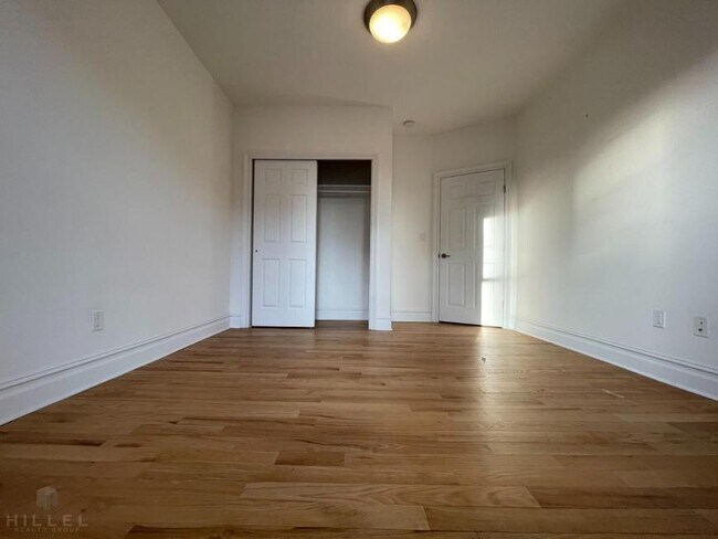 Foto del edificio - 2 bedroom in ASTORIA NY 11106