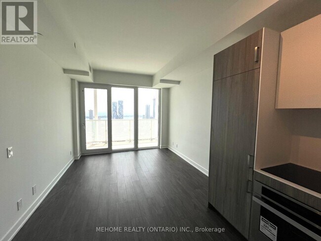 Photo du bâtiment - 88 Queen St E