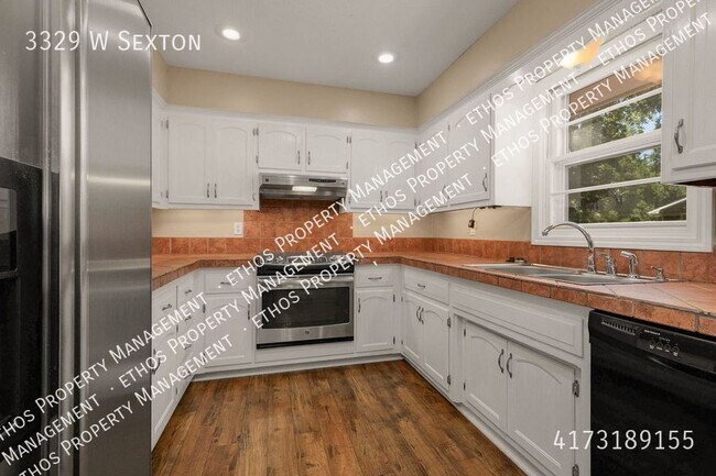 Foto del edificio - 3329 W Sexton St