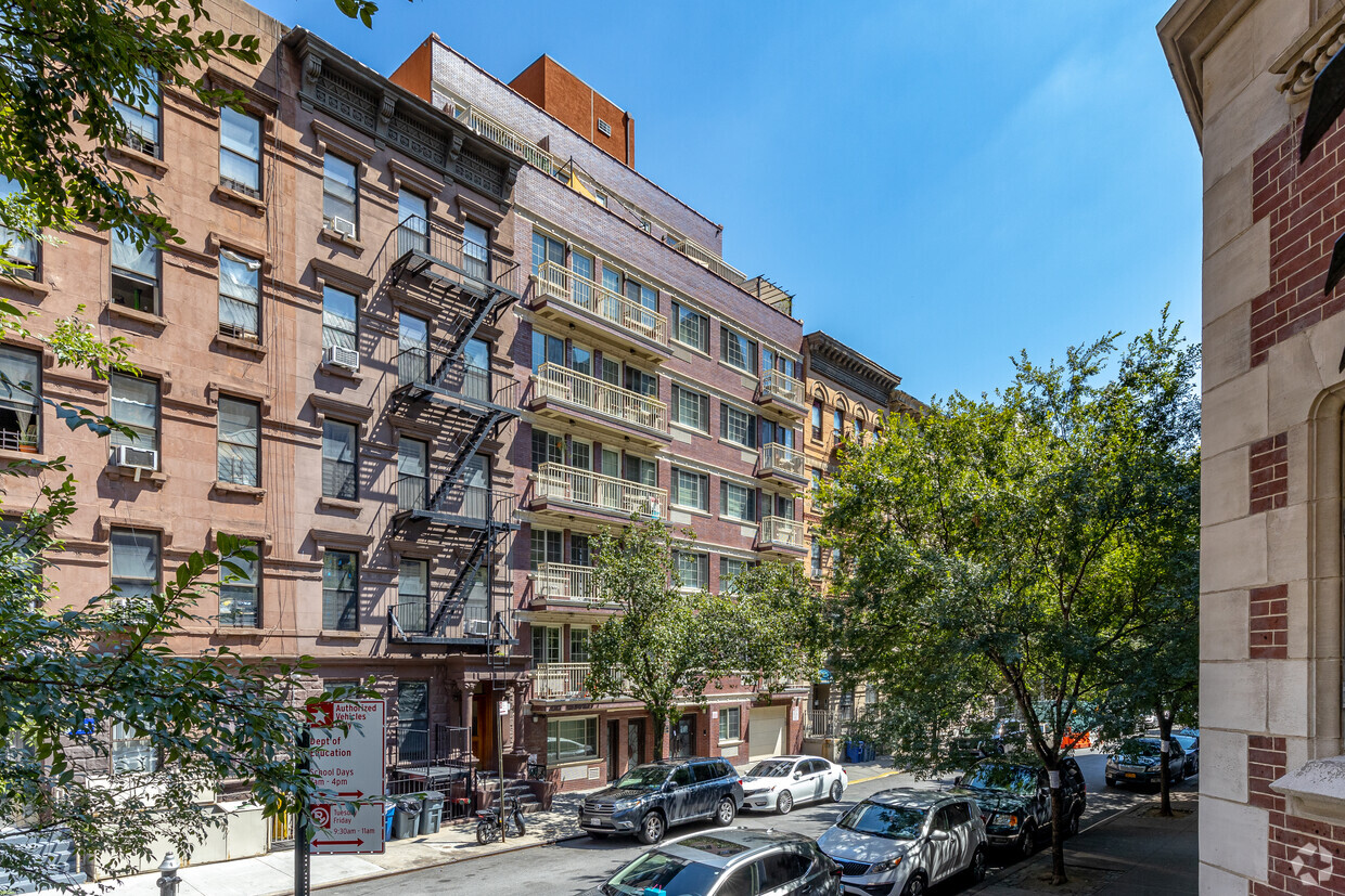 207 W 115th St, New York, NY 10026 - Apartments in New York, NY ...